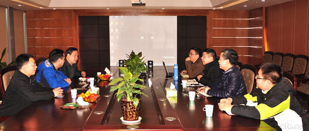 全國電磁計(jì)量技術(shù)委員會(huì)邵海明秘書長在湖南省計(jì)量檢測(cè)研究院李慶先副院長的陪同下，蒞臨銀河電氣指導(dǎo)工作