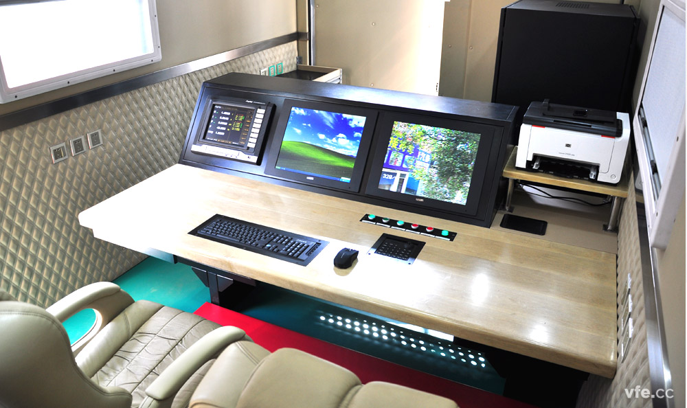 移動(dòng)式高壓電機(jī)能效計(jì)量檢測平臺內(nèi)部操控臺 移動(dòng)式高壓電機(jī)能效計(jì)量檢測平臺內(nèi)部操控臺