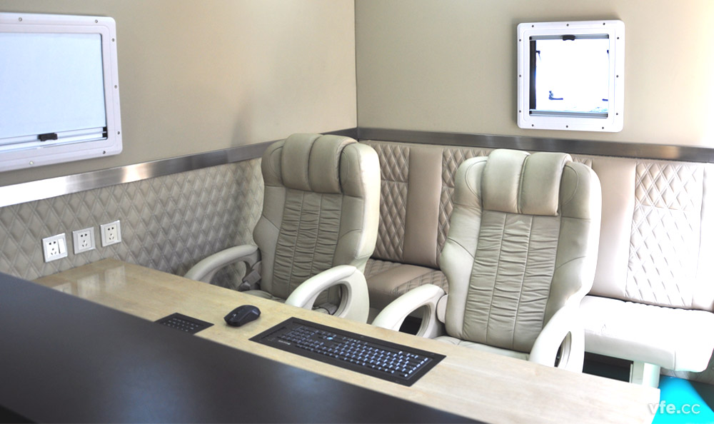 移動(dòng)式高壓電機(jī)能效計(jì)量檢測平臺內(nèi)部實(shí)景 移動(dòng)式高壓電機(jī)能效計(jì)量檢測平臺內(nèi)部實(shí)景