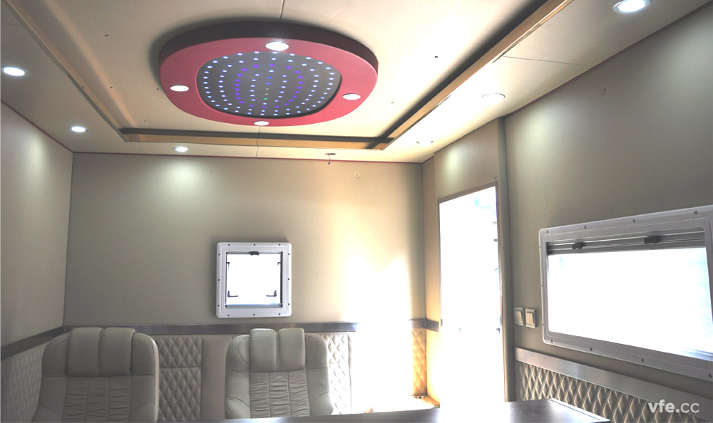 移動(dòng)式高壓電機(jī)能效計(jì)量檢測平臺內(nèi)部實(shí)景 移動(dòng)式高壓電機(jī)能效計(jì)量檢測平臺內(nèi)部實(shí)景